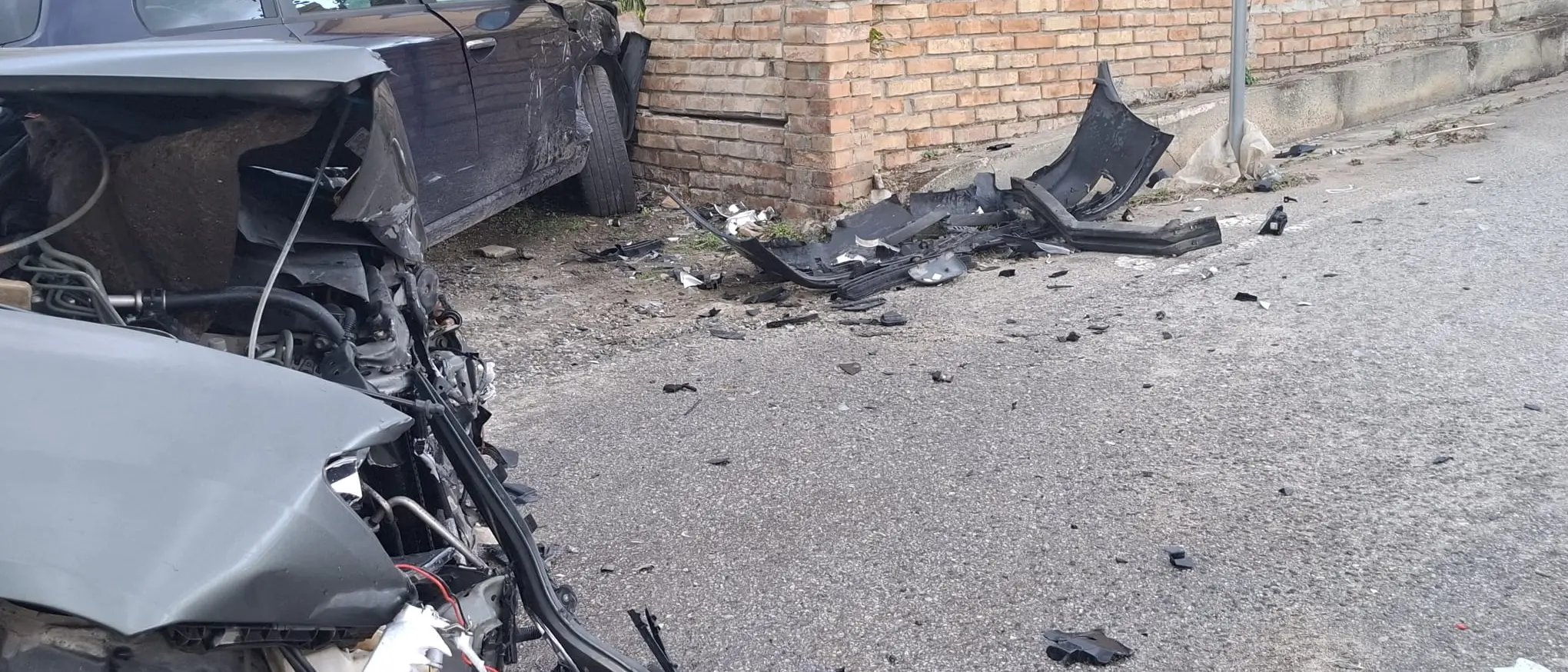 Violento impatto tra due auto alle porte di Briatico: l’incrocio di Punta Safò teatro di una nuova tragedia sfiorata\n