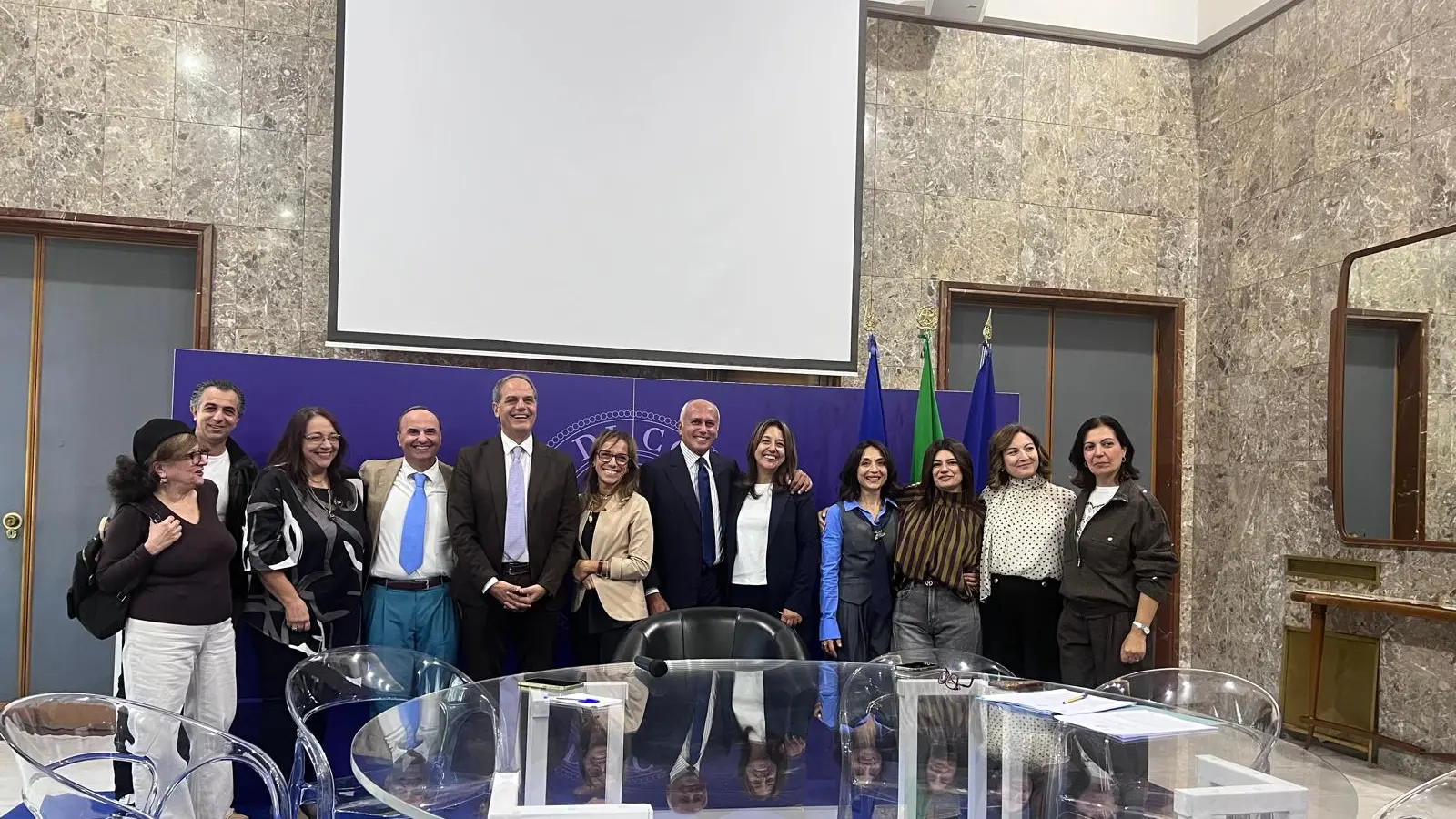 <p>I nuovi assunti dal Comune di Cosenza</p>\\n