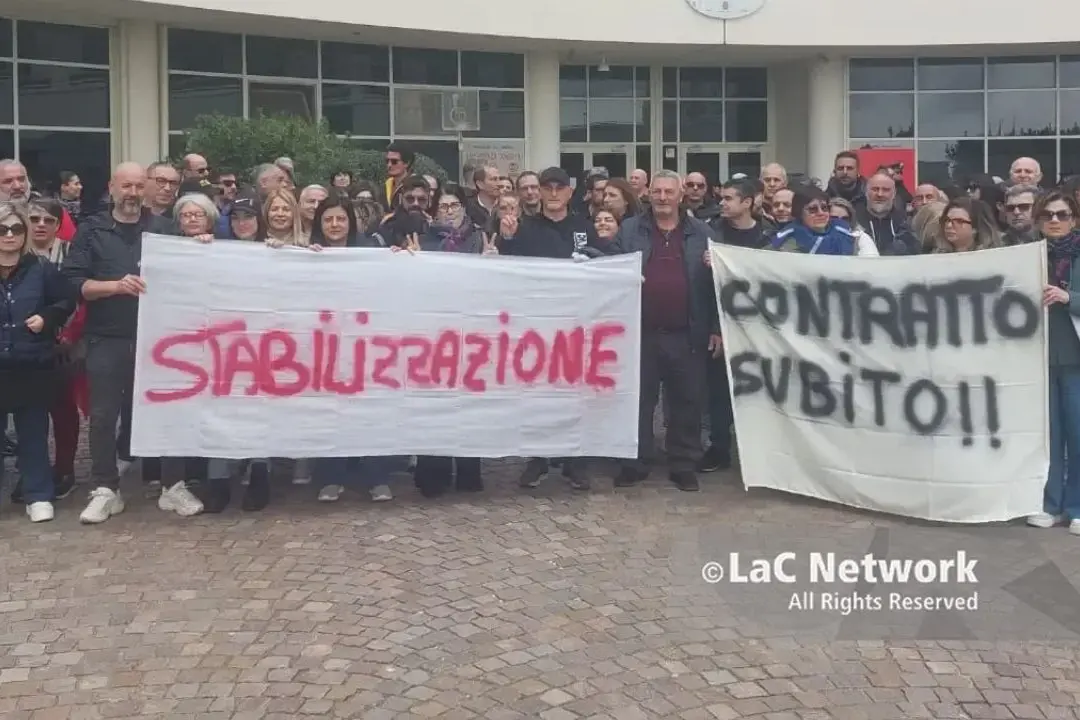 Calabria, 650 posti a rischio e oltre 950 precari senza tutele: «È una bomba sociale pronta a esplodere»\n
