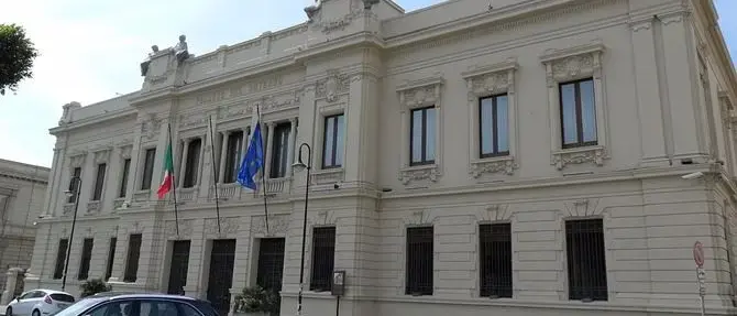Operazioni di brillamento ordigni residuati bellici rinvenuti nello Stretto di Messina\n