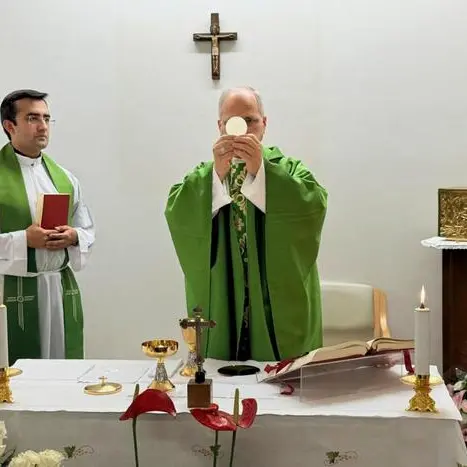 Papa Leone in ripresa celebra la messa al Gemelli: «È di buon umore». Confermato l’Angelus di domenica\n