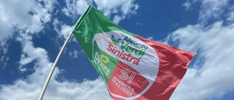 Intimidazione neofascista a due studenti che manifestavano a Lamezia, Avs: «Rispondiamo con l’impegno collettivo»\n