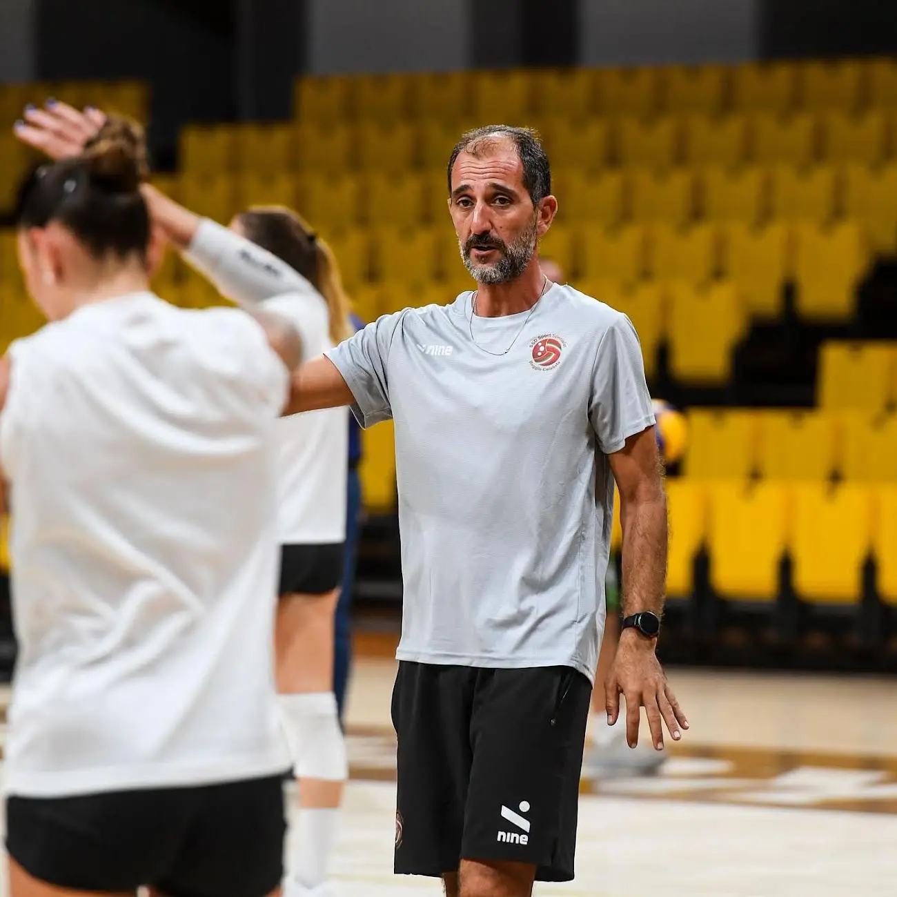 La Puliservice Volley pronta al debutto: Mister Azzarà carica le sue ragazze\n