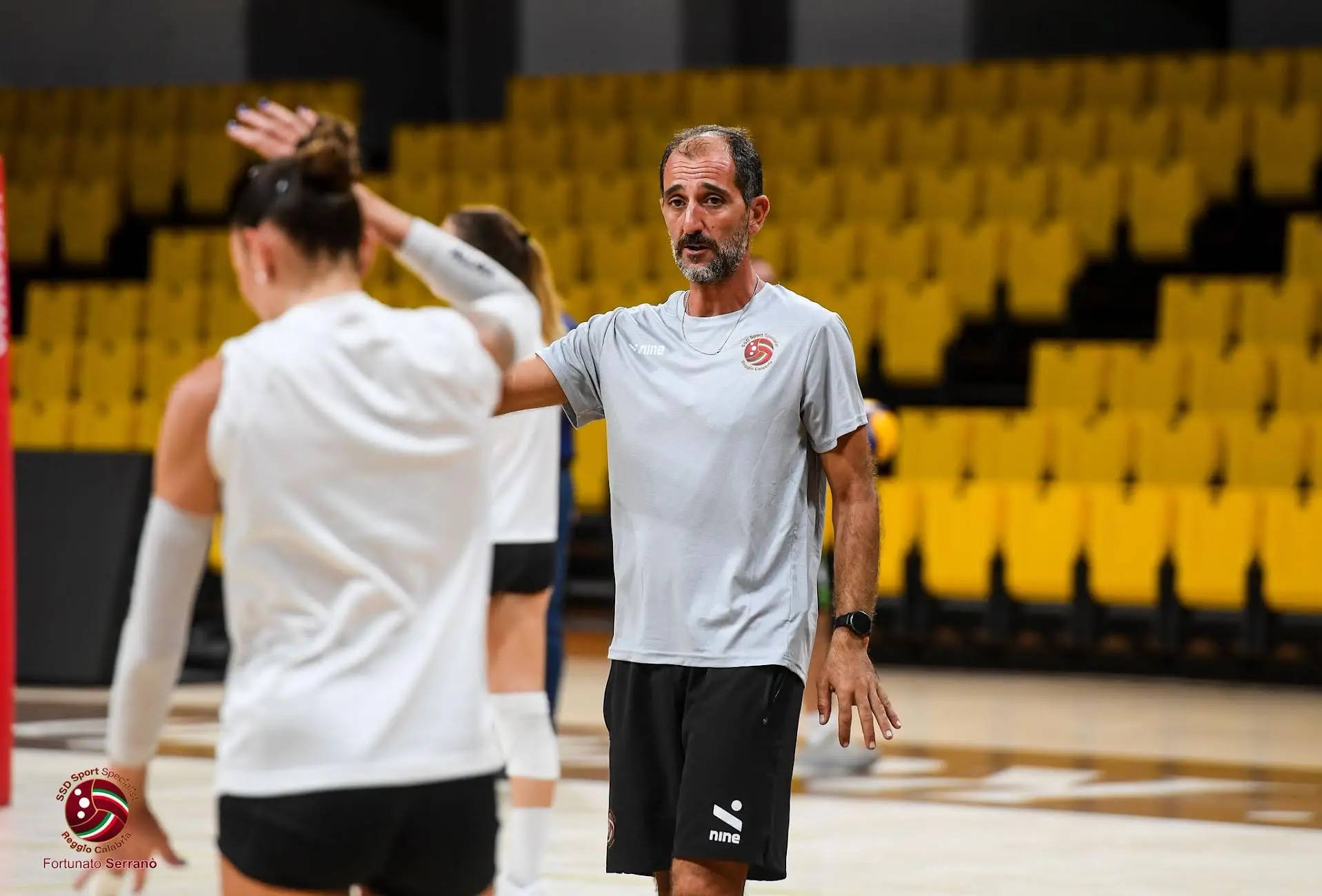 La Puliservice Volley pronta al debutto: Mister Azzarà carica le sue ragazze\n