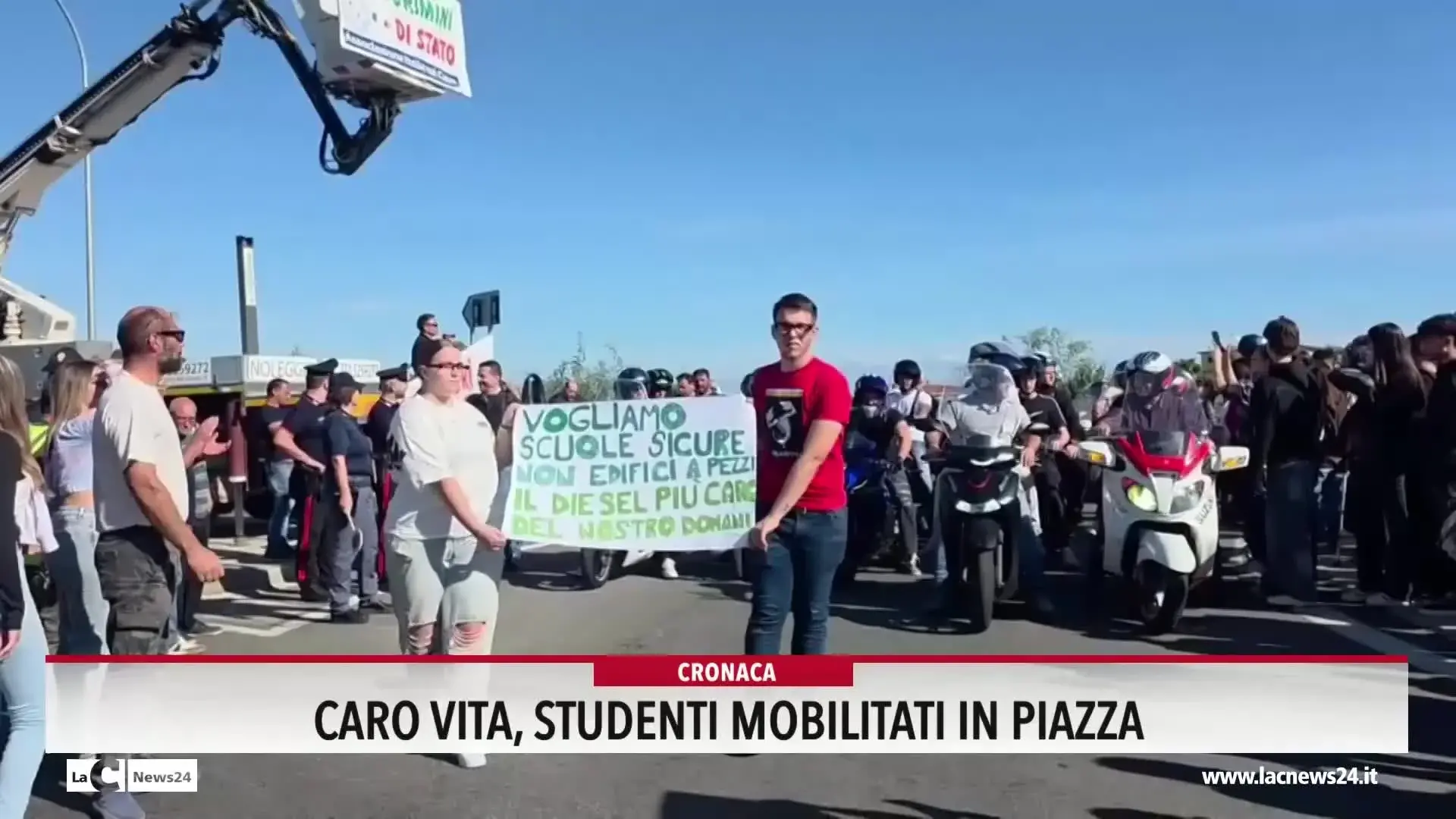 Caro vita, studenti mobilitati in piazza