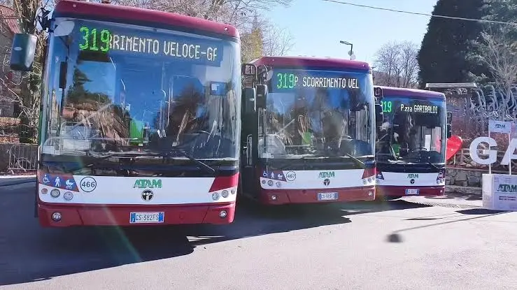 Caro carburante, a Reggio bus gratis per una settimana: l’annuncio di Cannizzaro\n
