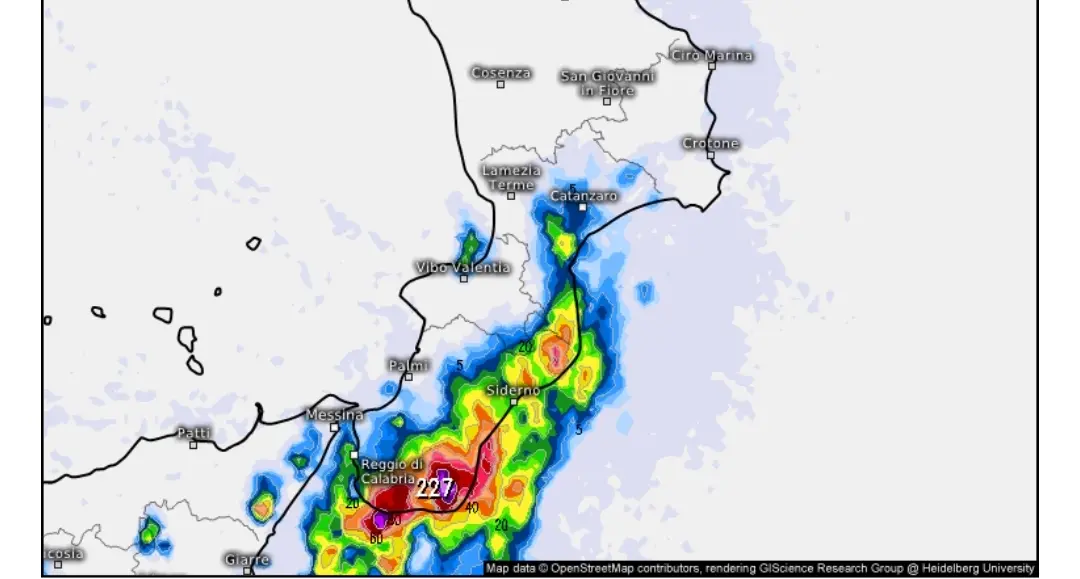 Meteo Catanzaro, torna il caldo ma con il rischio pioggia: le previsioni per il weekend\n