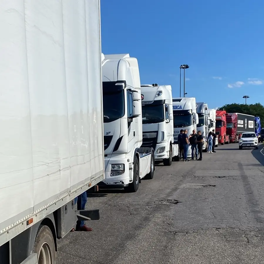 A Campo Calabro il presidio pacifico contro il caro carburante, il sindaco Repaci:\u00A0«Momento di difficoltà senza precedenti»\n