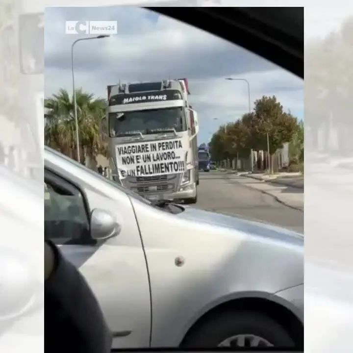 Siderno, la protesta arriva nelle strade di Siderno