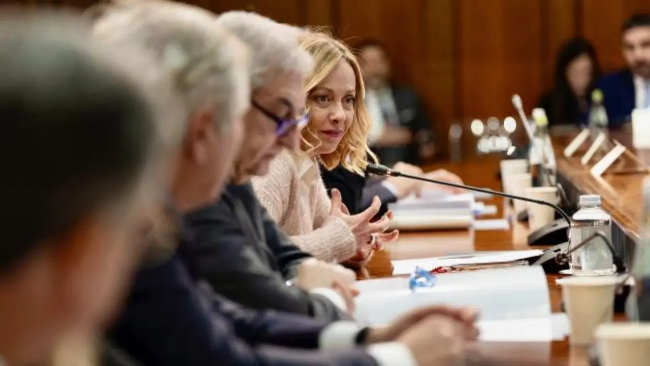 Bollette e gas, l'Italia strappa il sì dell'Ue: ma a Bruxelles è muro contro muro sulle emissioni\n