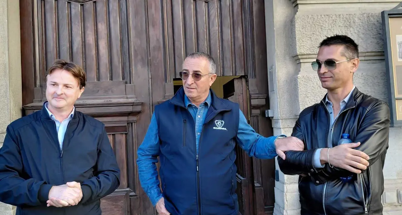 Autotrasportatori dal prefetto di Catanzaro: «Ha promesso che informerà il Governo. La nostra protesta continua»\n