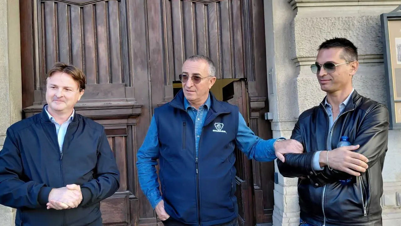 Autotrasportatori dal prefetto di Catanzaro: «Ha promesso che informerà il Governo. La nostra protesta continua»\n