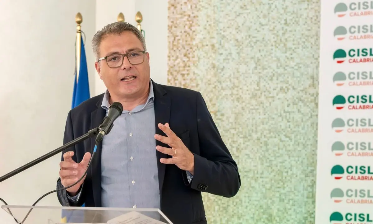 Caro energia, la Cisl Calabria alla Regione: addizionale Irpef più progressiva e aiuti per libri, bollette e trasporti\n