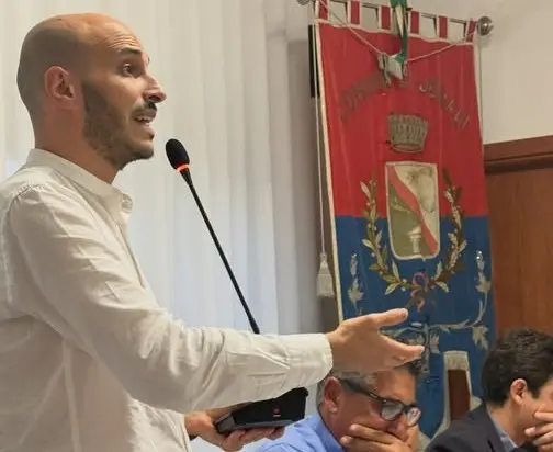 Jonadi, il Consiglio comunale approva le linee del nuovo Psc e apre alla consultazione dei cittadini. Il sindaco: «Attesa di vent’anni, traguardo importante»\n