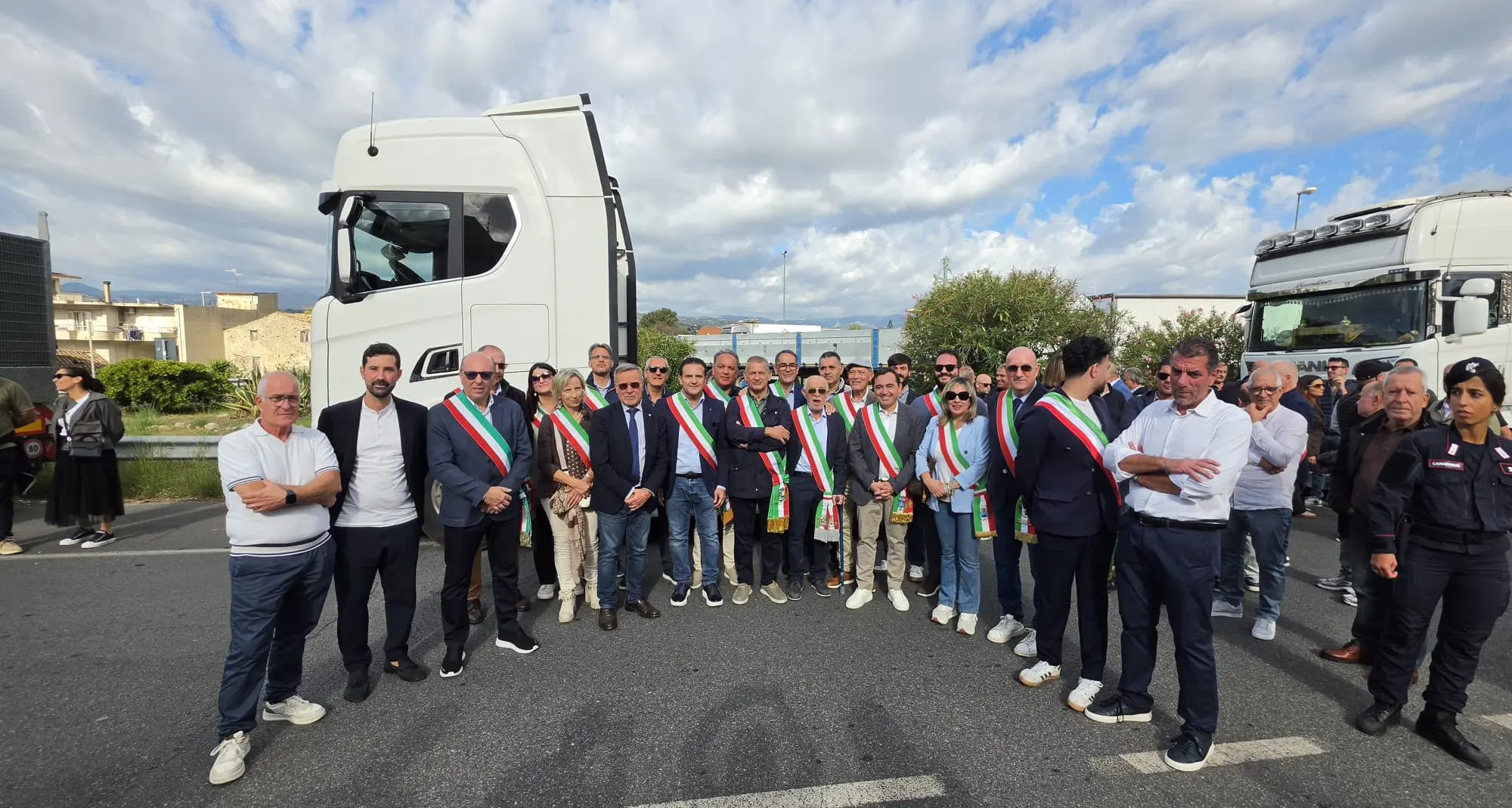 Caro carburanti, i sindaci della Locride e il Pd al fianco degli autotrasportatori\n