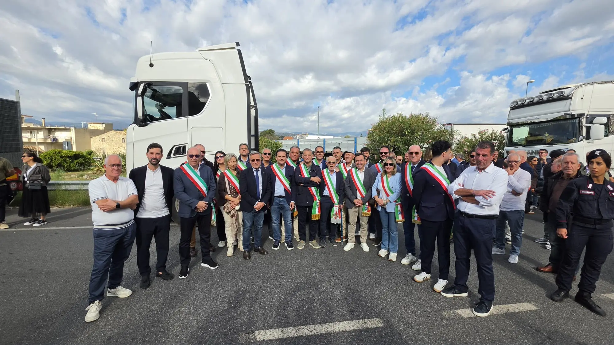 Caro carburanti, i sindaci della Locride e il Pd al fianco degli autotrasportatori\n