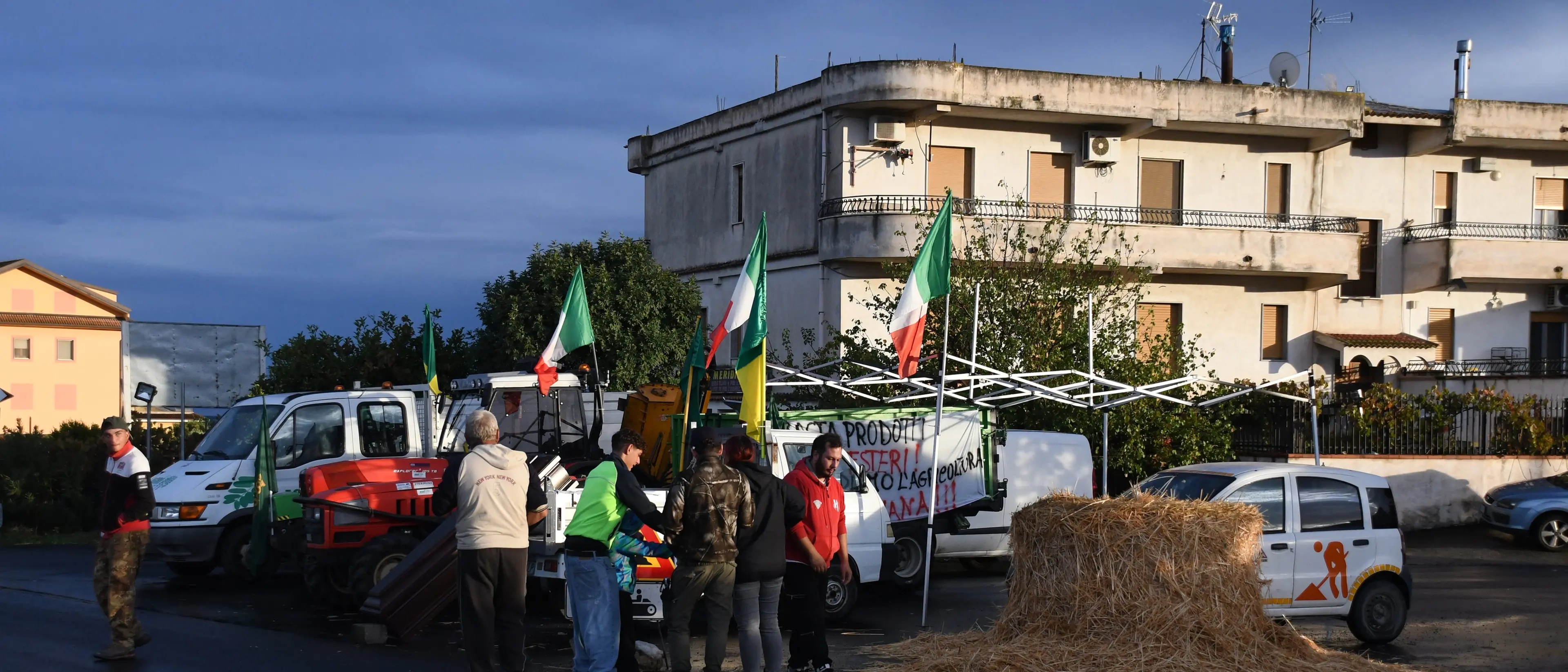 Agricoltori in protesta nel Cosentino scrivono a Mattarella e Occhiuto: «Siamo abbandonati»\n