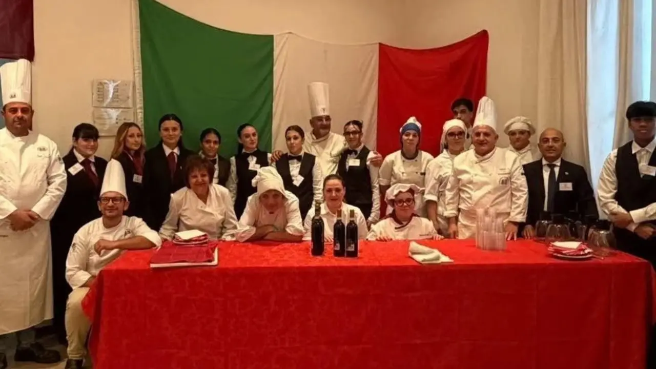 Il Mancini al fianco dei Bersaglieri: gli studenti protagonisti alla Caserma “Luigi Settino” di Cosenza\n
