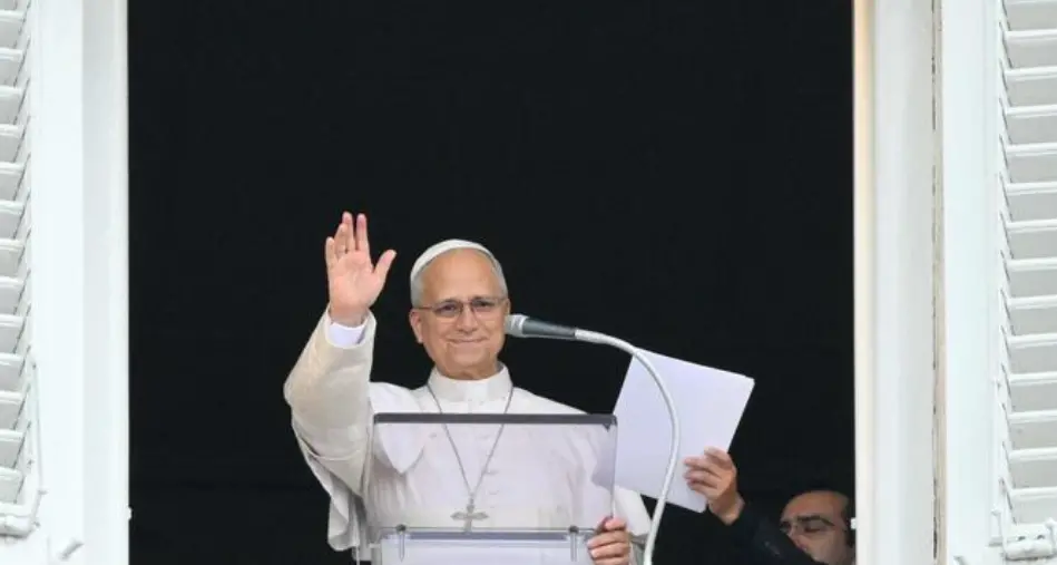Papa Leone XIV si affaccia per l’Angelus: «Riprenderò gradualmente le mie attività»\n