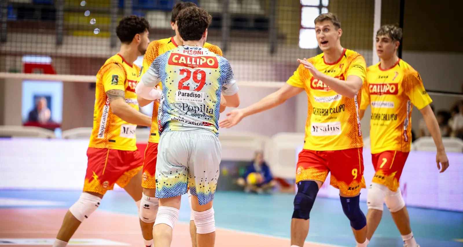 Tonno Callipo, debutto da brividi in Serie A3: rimonta e vittoria al tie-break contro l'Agro Pontino, super Lamanec con 30 punti\n
