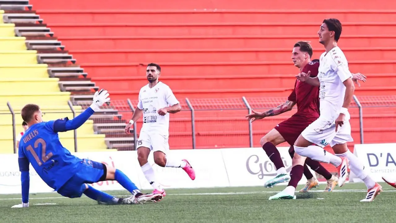Serie D (girone I): La Reggina ruggisce a Caltanissetta, frenano Sambiase e Vibonese. Vigor show, cade il Praiatortora\n