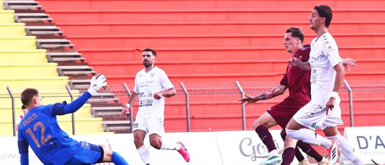 Serie D (girone I): La Reggina ruggisce a Caltanissetta, frenano Sambiase e Vibonese. Vigor show, cade il Praiatortora\n