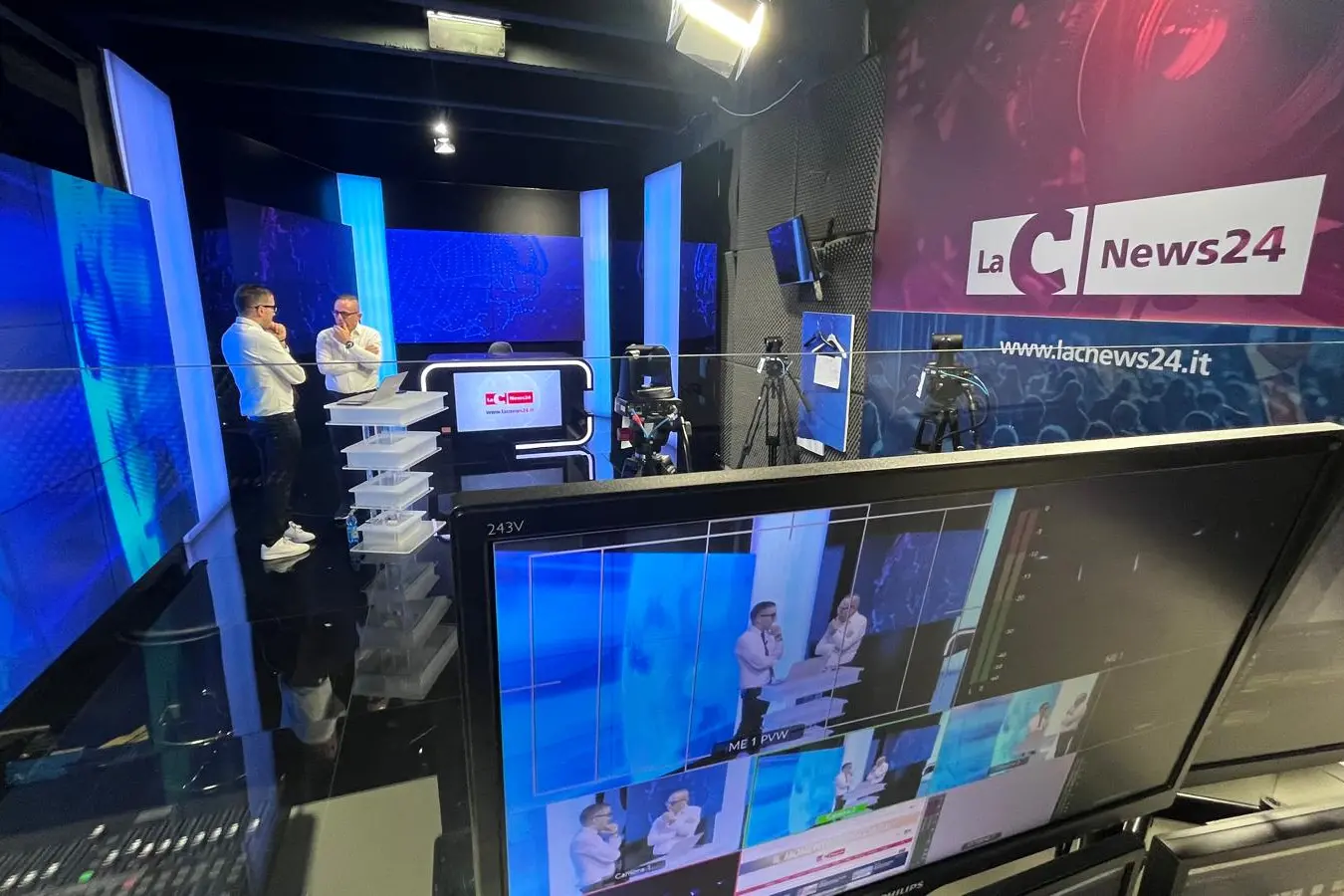 <p><span style=\"color:hsl(0, 75%, 60%);\">Catanzaro al centro dell’Informazione regionale</span>: inaugurato e subito operativo lo studio di LaC News24</p>