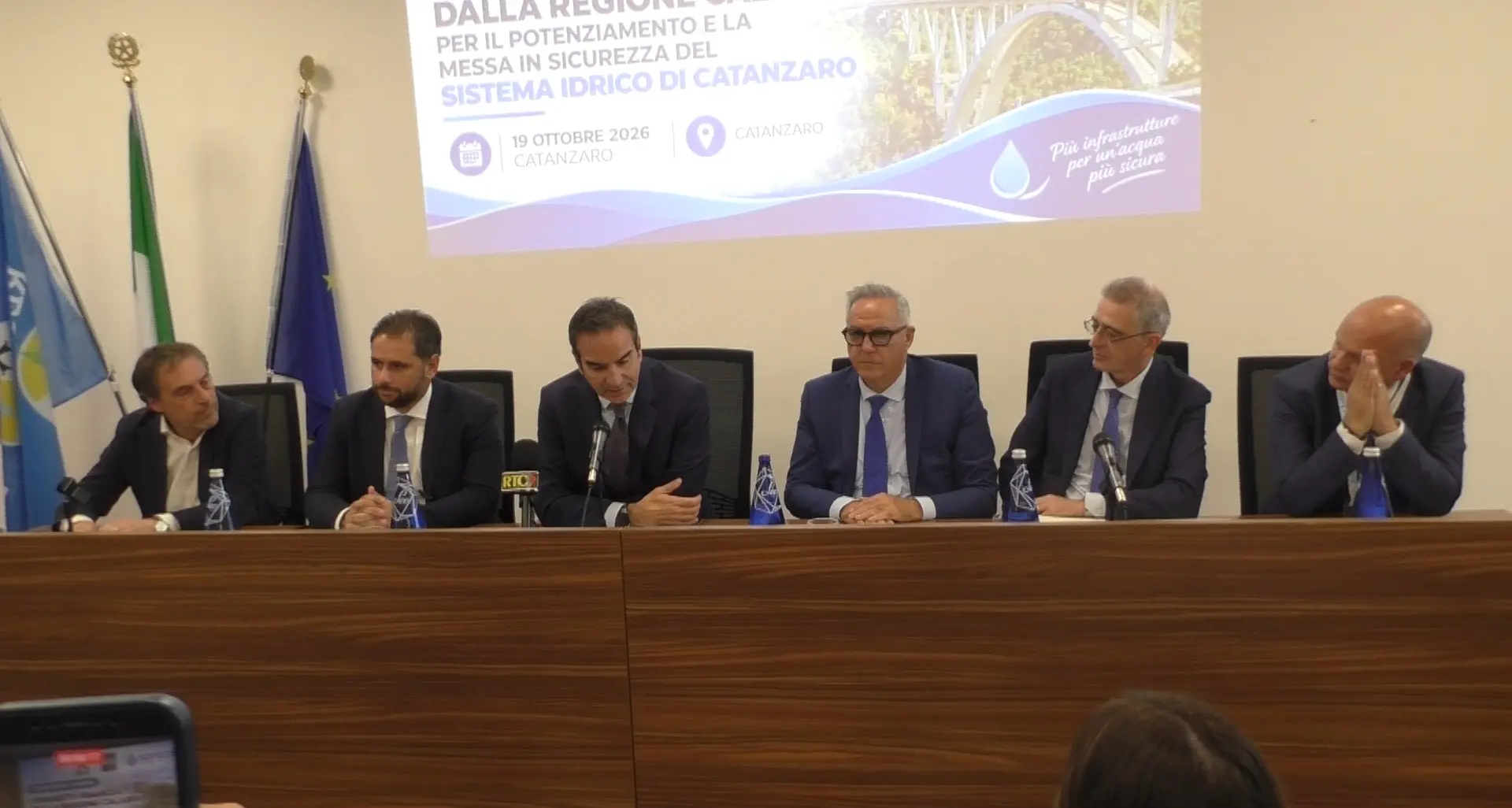 Interventi per il sistema idrico di Catanzaro, 35 milioni per ammodernare rete e impianti. Occhiuto: «Una pagina storica»\n