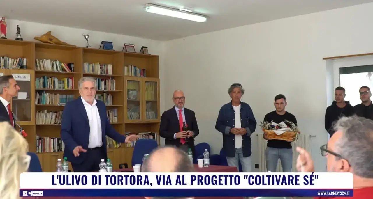 L'ulivo di Tortora, via al progetto \"Coltivare sé\"