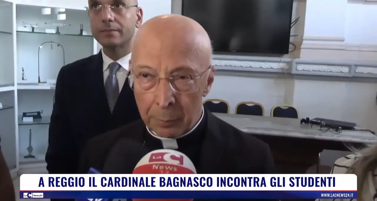 A Reggio il cardinale Bagnasco incontra gli studenti