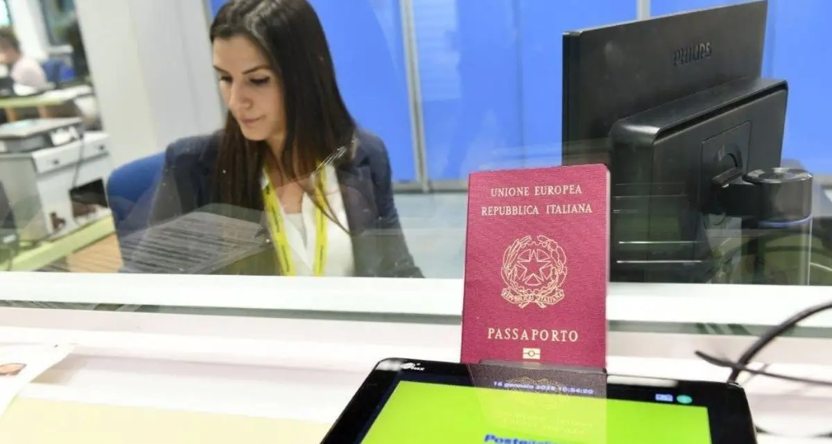 Passaporti alle Poste, superate 300mila richieste: ad agosto il record nazionale\n