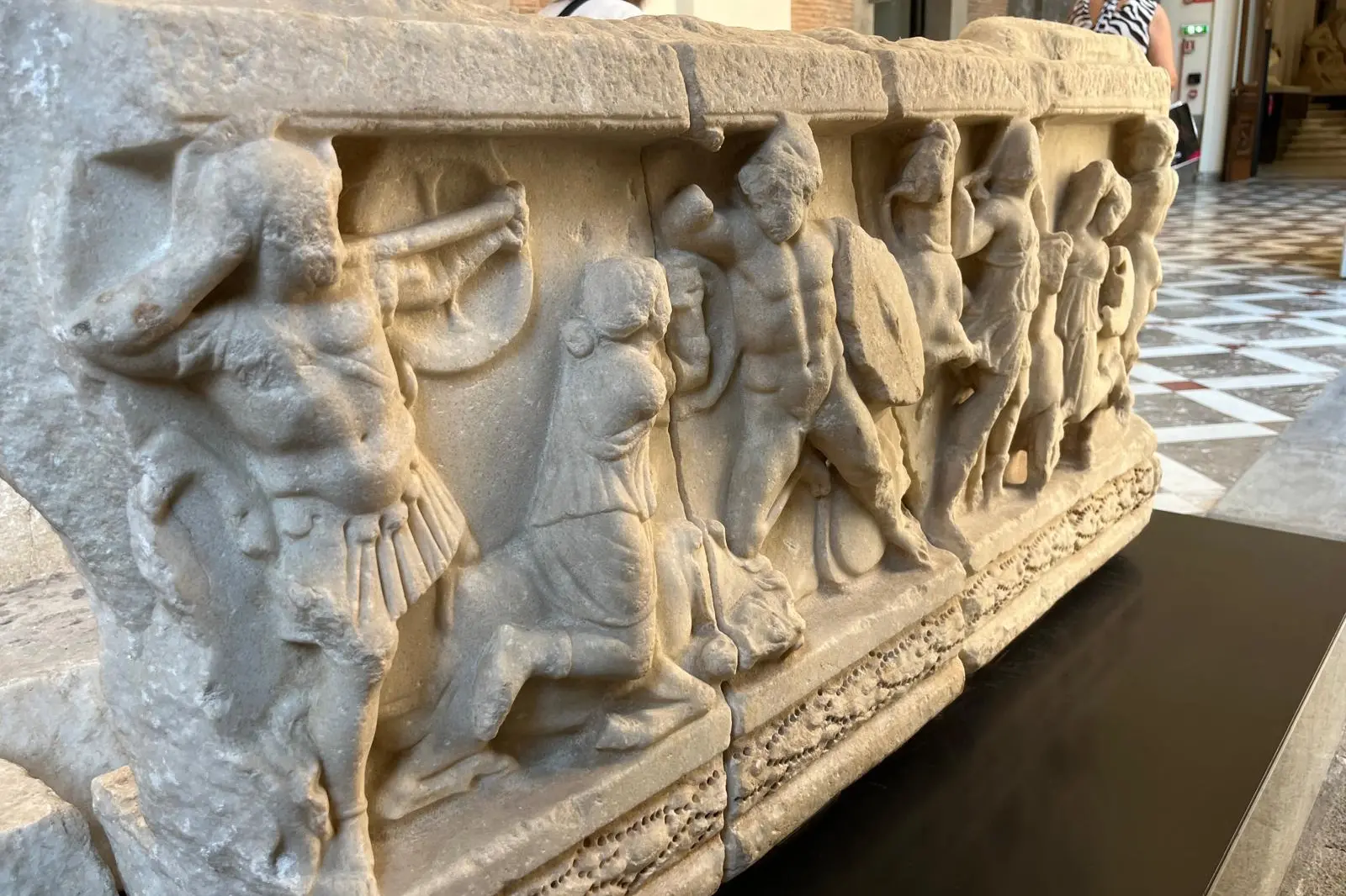 Mileto, tutto pronto per la mostra-evento\u00A0che sancisce il\u00A0rientro\u00A0a “casa” del Sarcofago di Eremburga moglie di Ruggero d’Altavilla\n