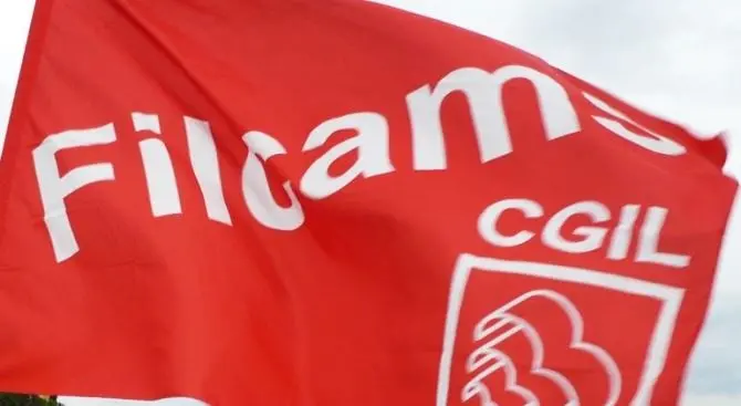 Caro vita e carburanti, la Filcams Cgil Calabria al fianco dei commercianti: domani il segretario Valentino a Vibo Valentia\n