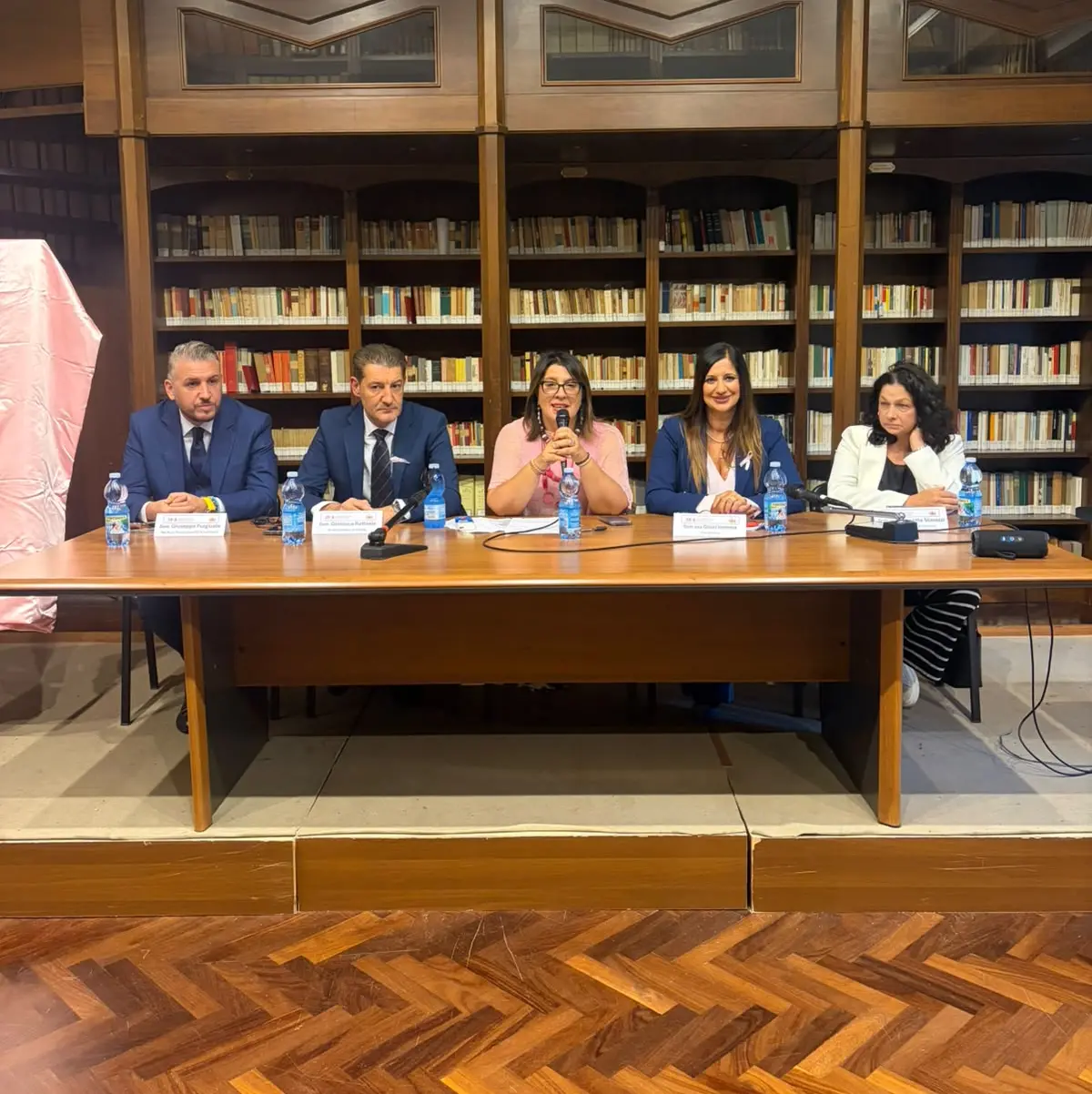 Prevenzione, diagnosi precoce e rete per battere il tumore al seno: partecipato incontro alla \"De Nobili\" di Catanzaro\n