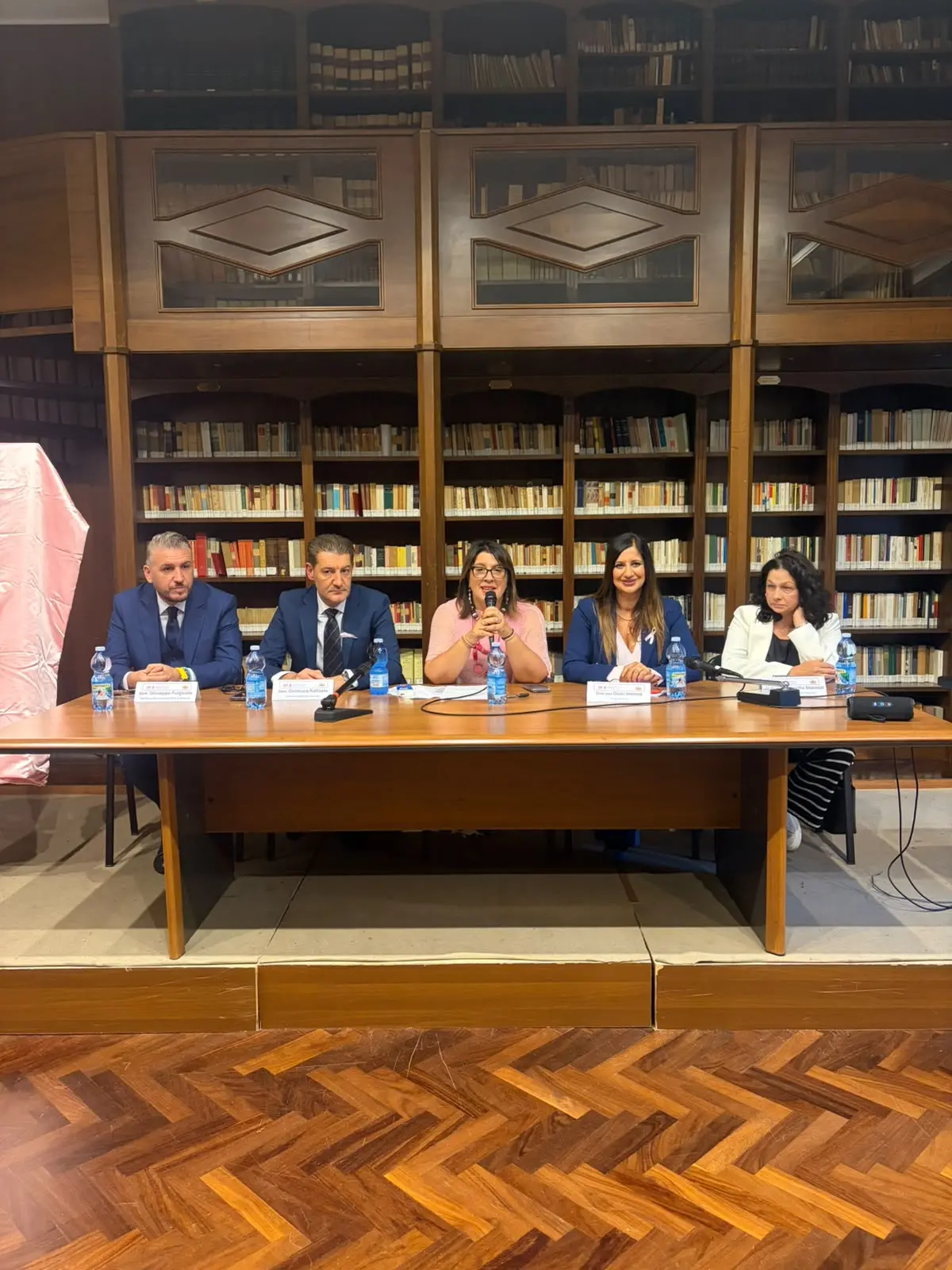 Prevenzione, diagnosi precoce e rete per battere il tumore al seno: partecipato incontro alla \"De Nobili\" di Catanzaro\n