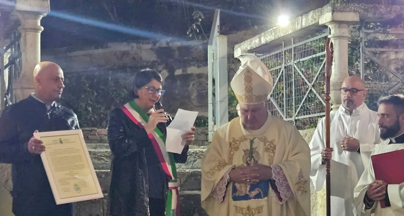 La Chiesa ha consegnato a Gimigliano il decreto ufficiale di “Civitas Mariae”