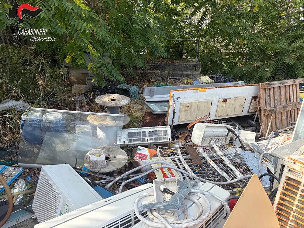 Discarica abusiva a Capo Vaticano, denunciato un imprenditore turistico: rifiuti anche interrati su un’area\u00A0di 3mila metri quadrati\n