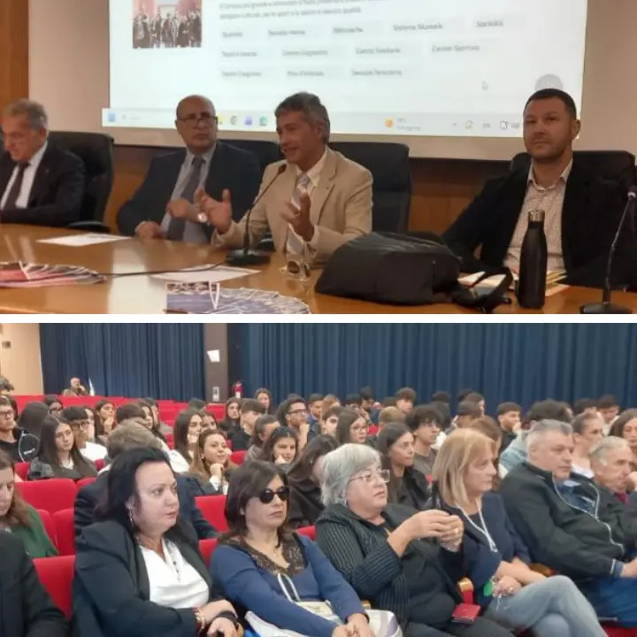 Presentata all’Unical\u00A0la prima Scuola di Politica per gli studenti vibonesi: 120 ragazzi a lezione di cittadinanza, poi il viaggio in Europa\n