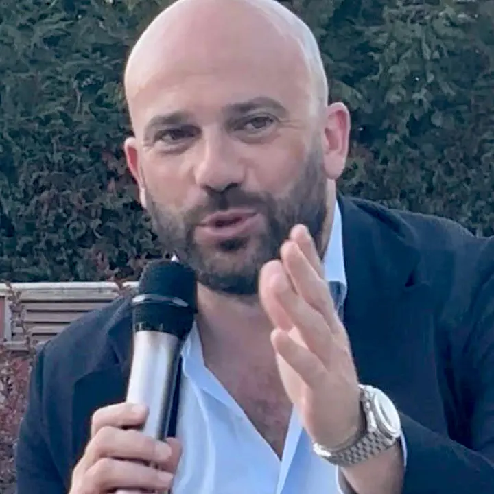 <p>Caputo: «<span style=\"color:hsl(0,75%,60%);\">Città unica</span>, progetto ancora in campo. Caruso? Dopo l’inverno c’è sempre la primavera»</p>