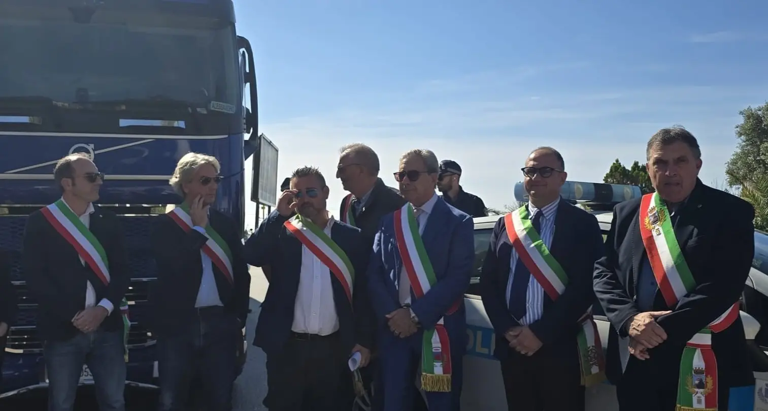 Caro vita, nove sindaci del\u00A0Tirreno cosentino\u00A0scrivono al governo,\u00A0Occhiuto e Faragalli: «Servono soluzioni»\n