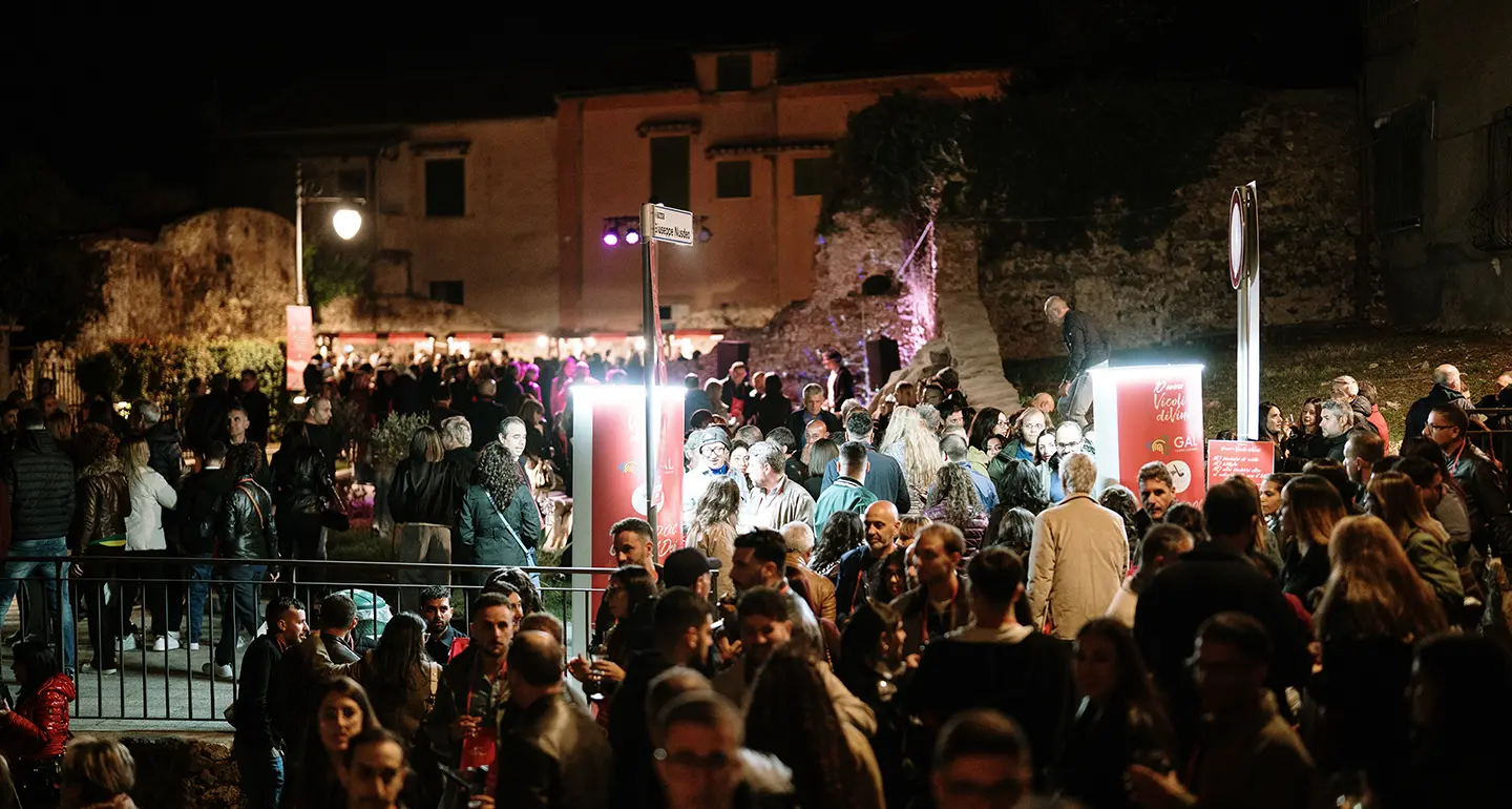 Tutti pazzi per Vicoli diVini: a Vibo boom di presenze per la decima edizione della kermesse enologica\n