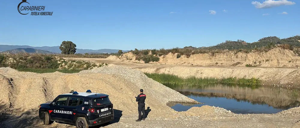 Rocca di Neto, sequestrata una cava abusiva di 10mila mq in una zona\u00A0protetta\u00A0della Rete Natura 2000: 5 denunce\n
