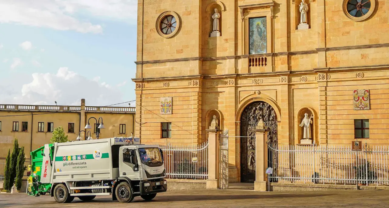 Emergenza carburanti in Calabria, ad Acri rischia di fermarsi la raccolta dei rifiuti\n