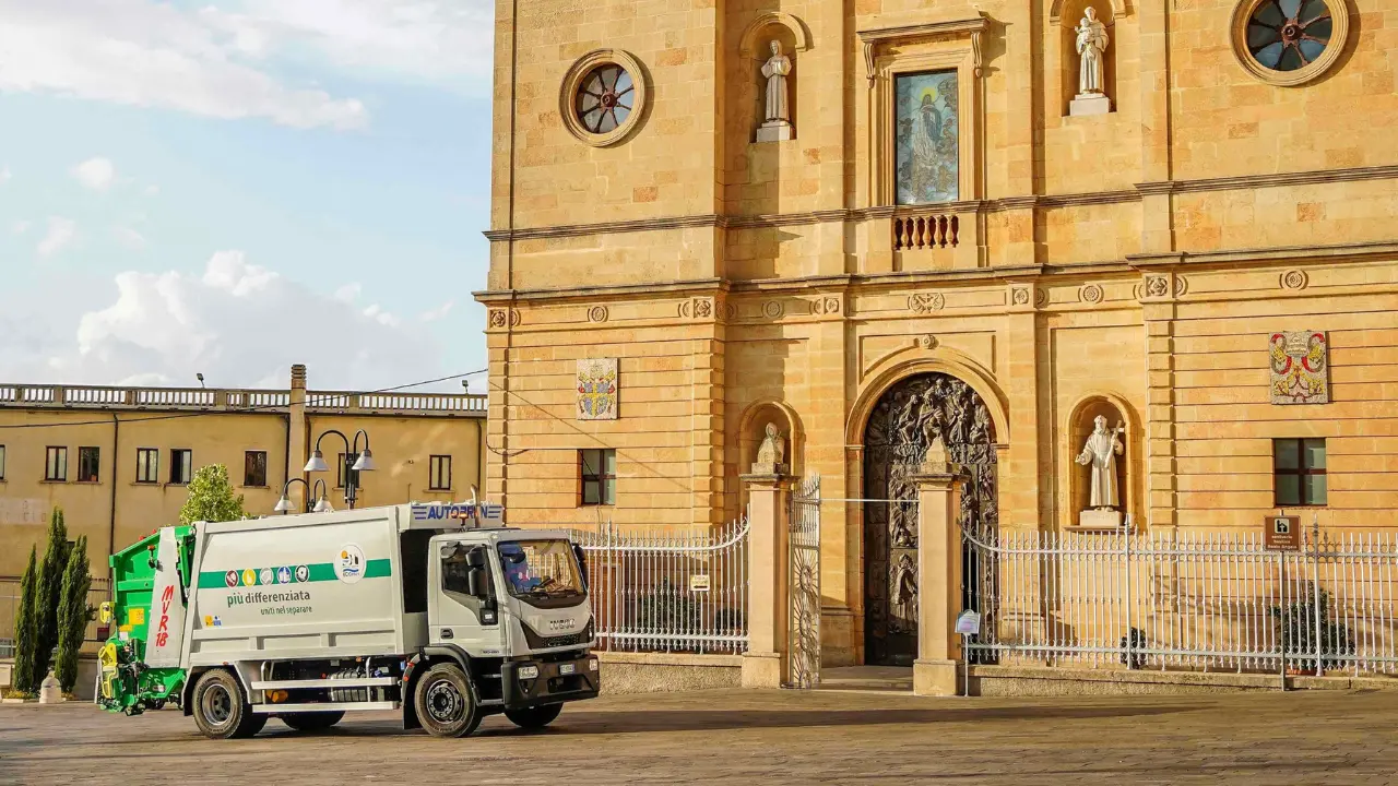Emergenza carburanti in Calabria, ad Acri rischia di fermarsi la raccolta dei rifiuti\n