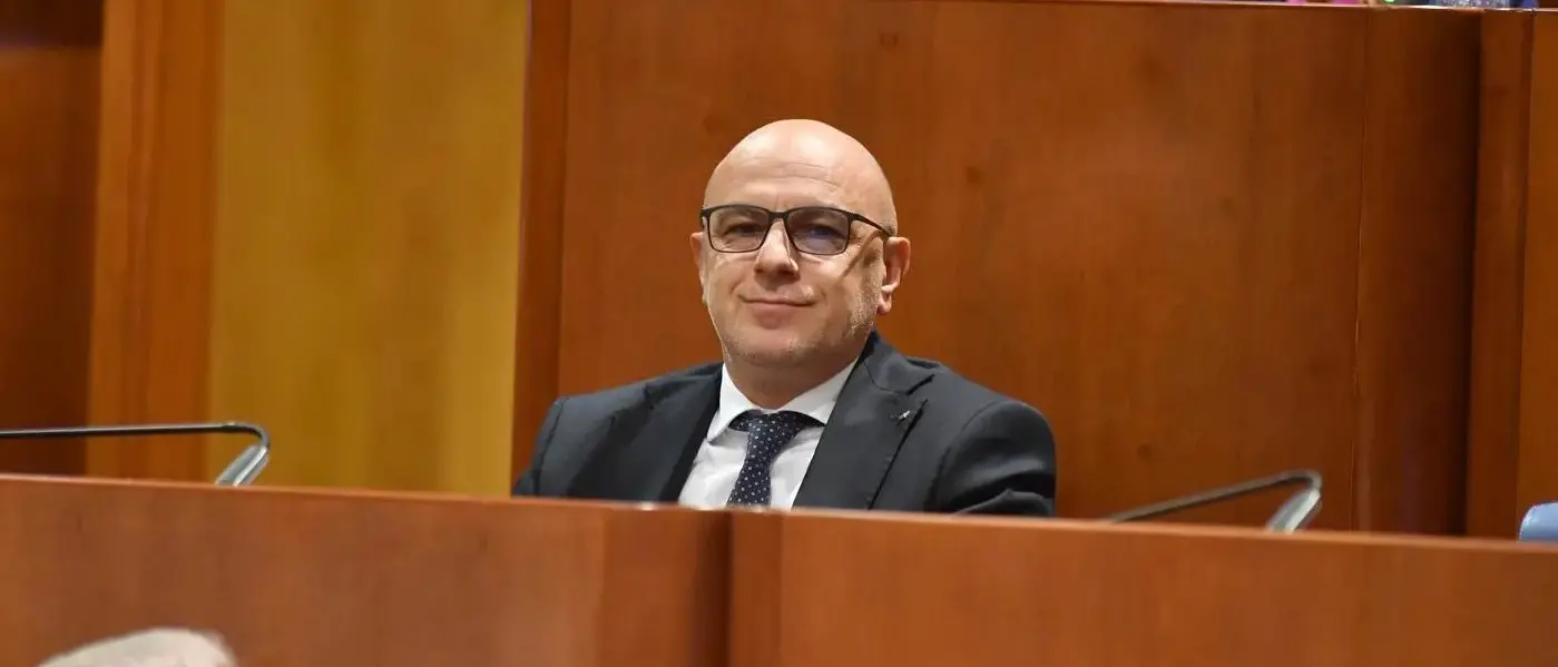 «A Cosenza solo briciole, a Catanzaro 35 milioni per l’idrico»: De Cicco affila le armi per le urne\n