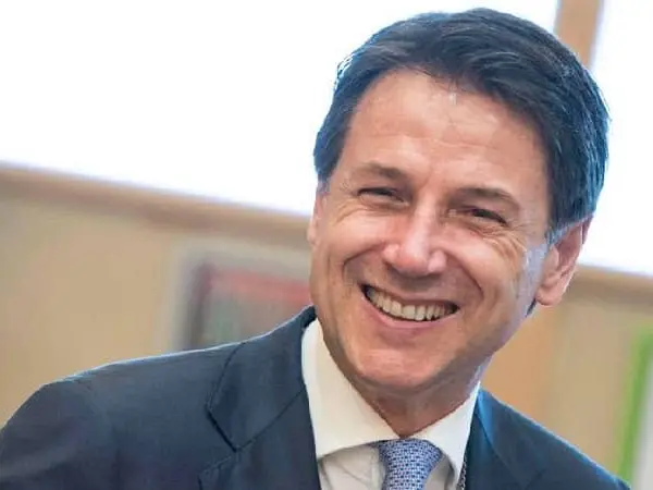 Conte arriva in Calabria e incontra agricoltori e autotrasportatori in protesta contro il caro carburante