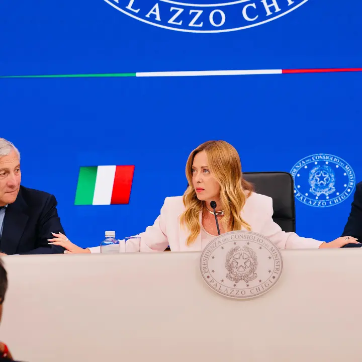 Stangata da 5 miliardi sulle banche: rischia di saltare il patto triennale ed è subito tensione nella maggioranza\n