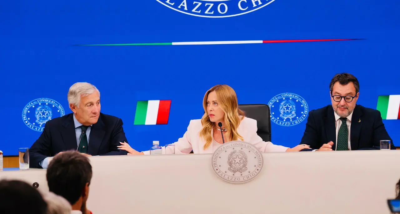Stangata da 5 miliardi sulle banche: rischia di saltare il patto triennale ed è subito tensione nella maggioranza\n