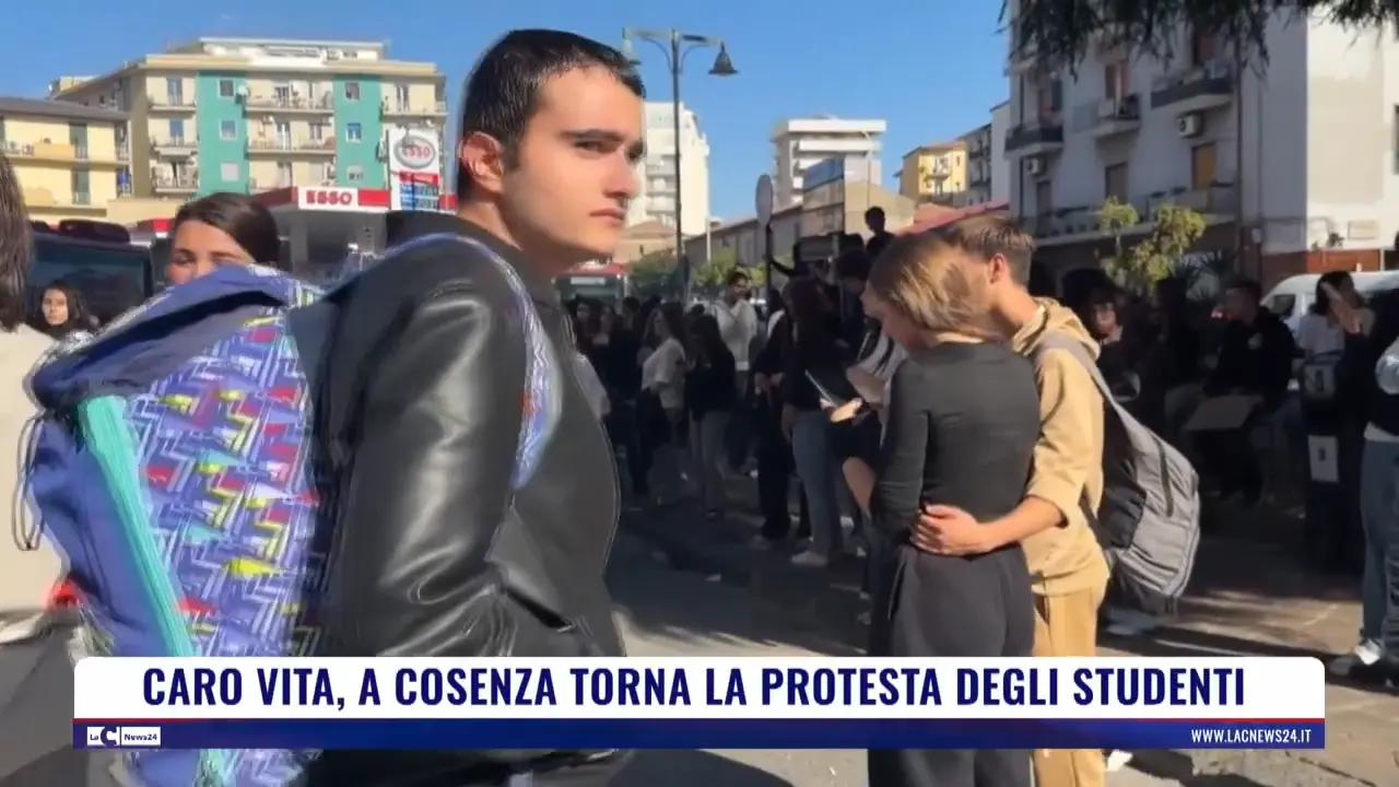 Caro vita, a Cosenza torna la protesta degli studenti