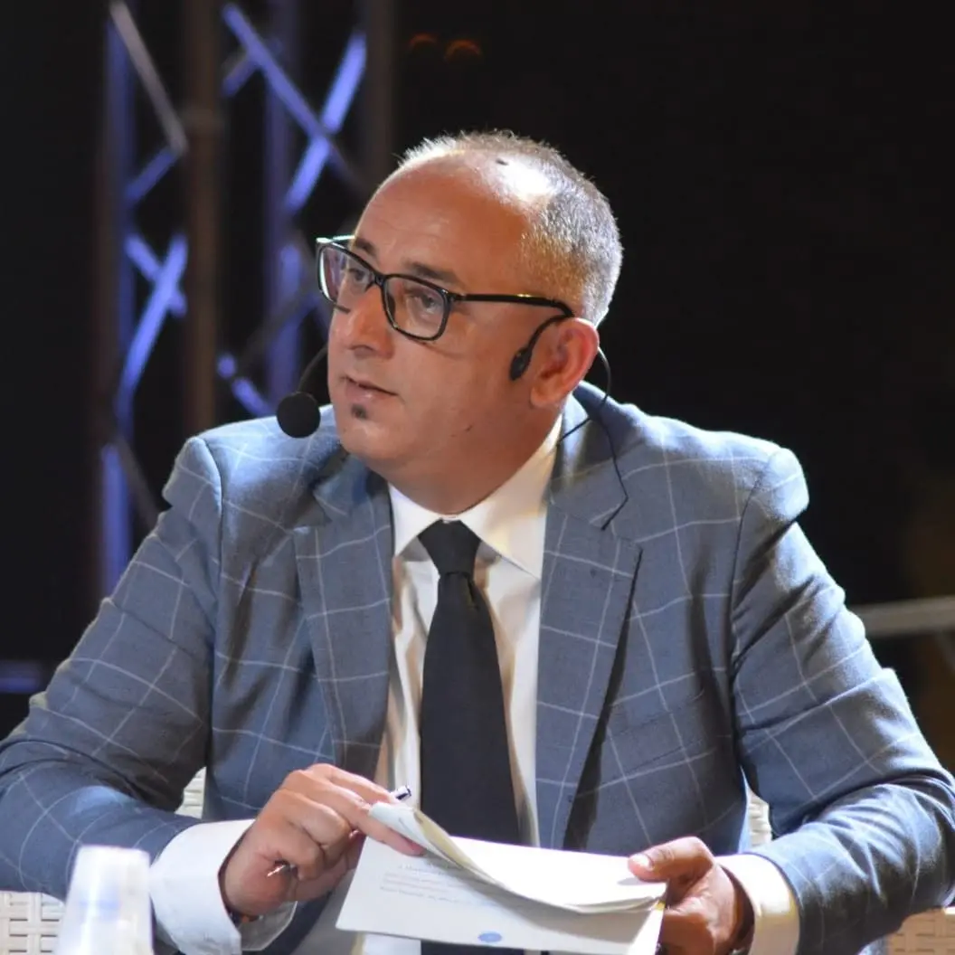 San Giovanni in Fiore, la denuncia del giornalista Francesco Oliverio: «Aggredito dal sindaco Barile»\n